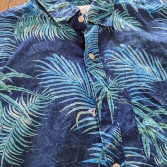 American Eagle 100% cotton Hawaiian vacation short sleeve button down shirt - Picture 3 of 5